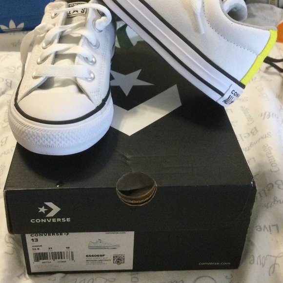 Converse Sneakers Converse Chuck Taylor CTAS Street Slip On Kid's Size 13 - Picture 2 of 2